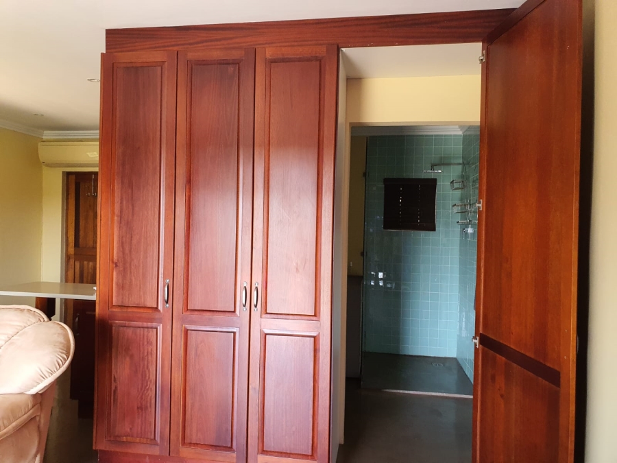 5 Bedroom Property for Sale in Gonubie North Eastern Cape